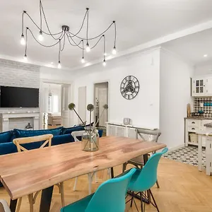 luxury-apartment-karolina-riva.primorje-gorskikotar.com/