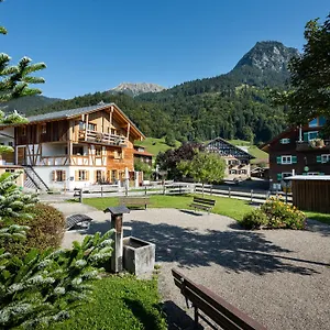 Am Dorfplatz Apartment